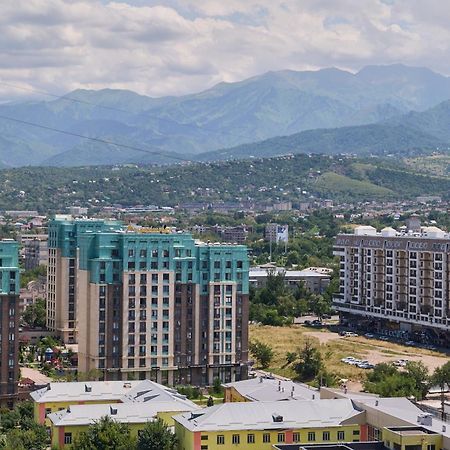 Five Business-Class Rooms In R-House Near Mega Center Almaty Bagian luar foto