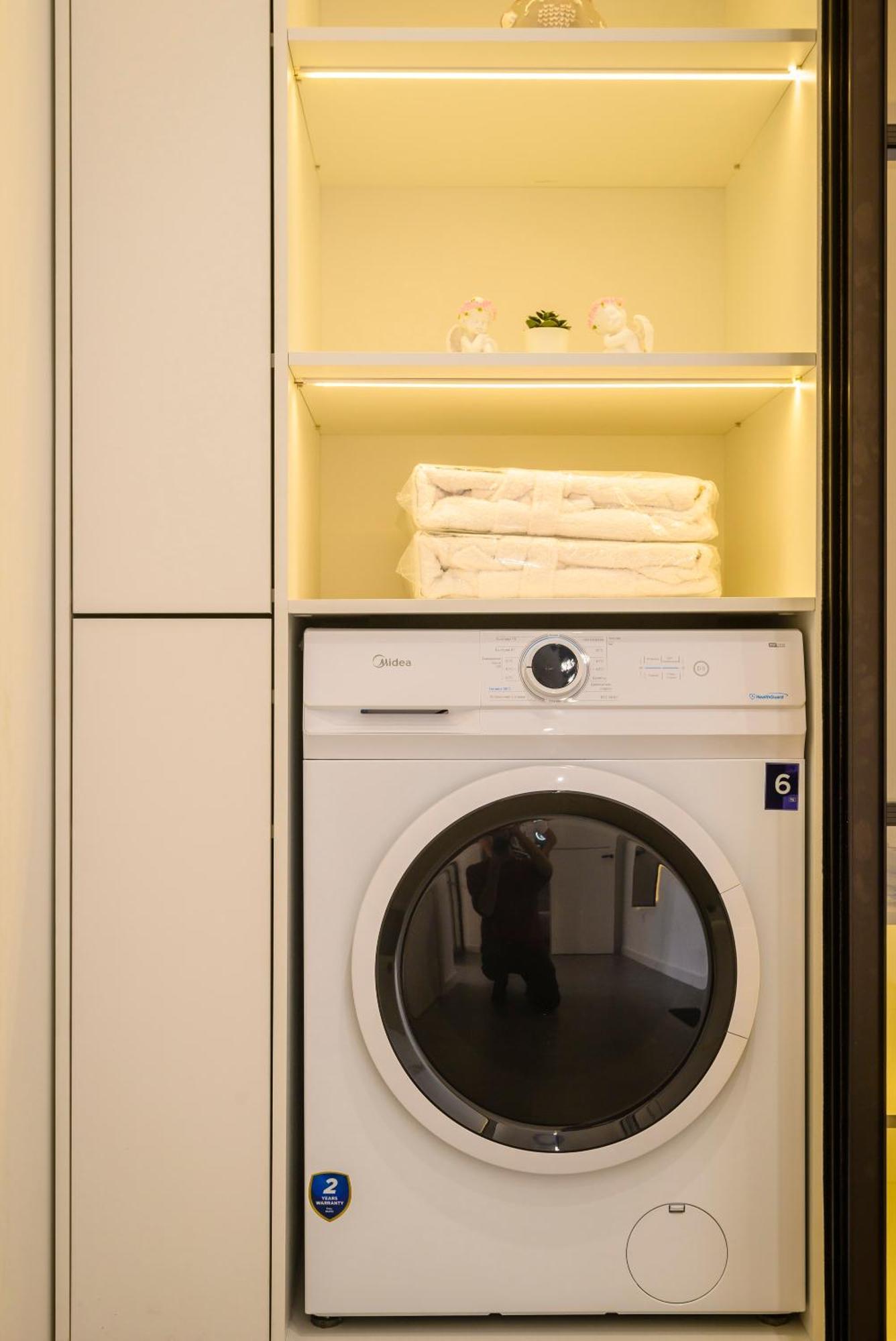 Five Business-Class Rooms In R-House Near Mega Center Almaty Bagian luar foto