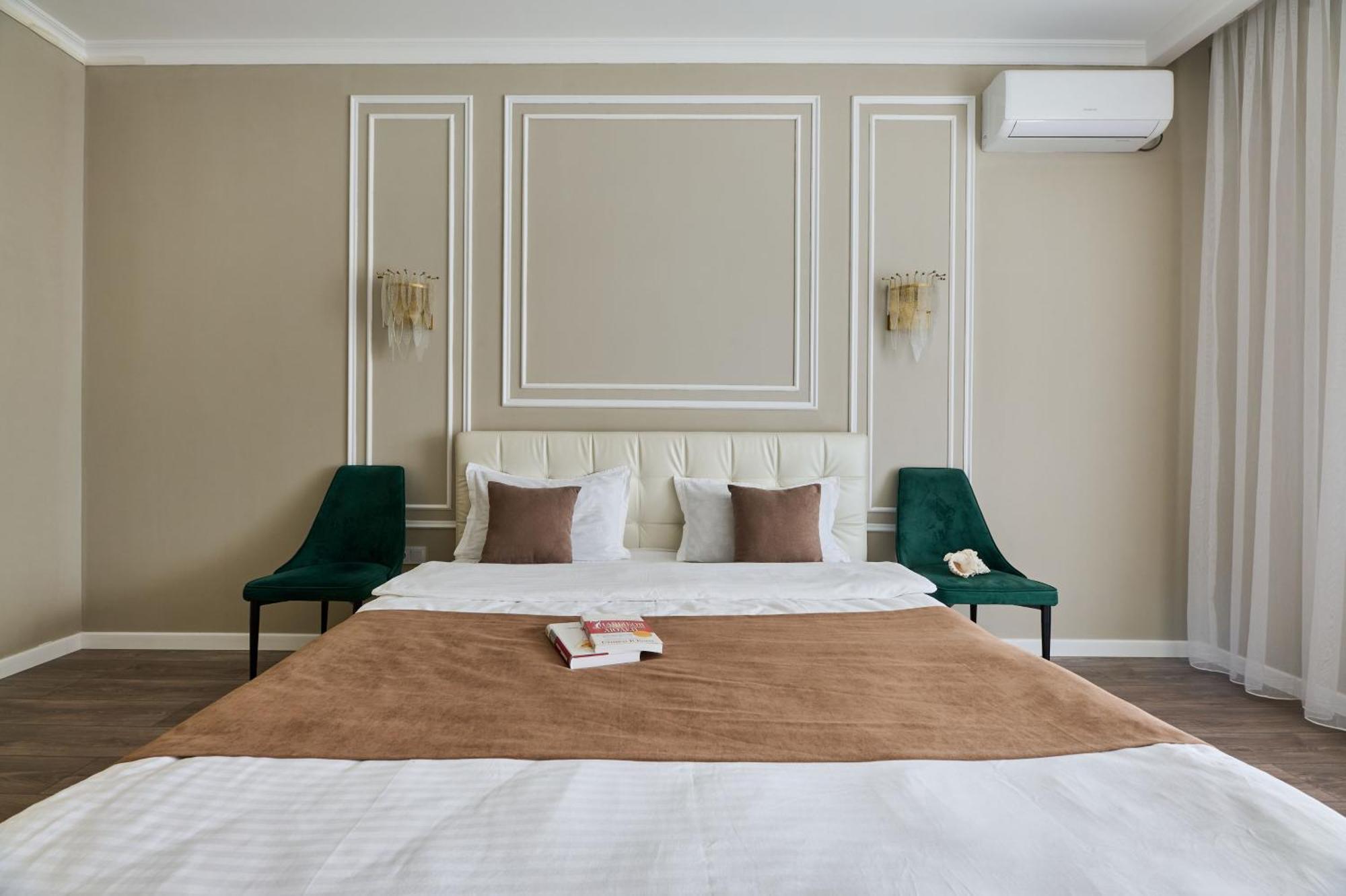 Five Business-Class Rooms In R-House Near Mega Center Almaty Bagian luar foto