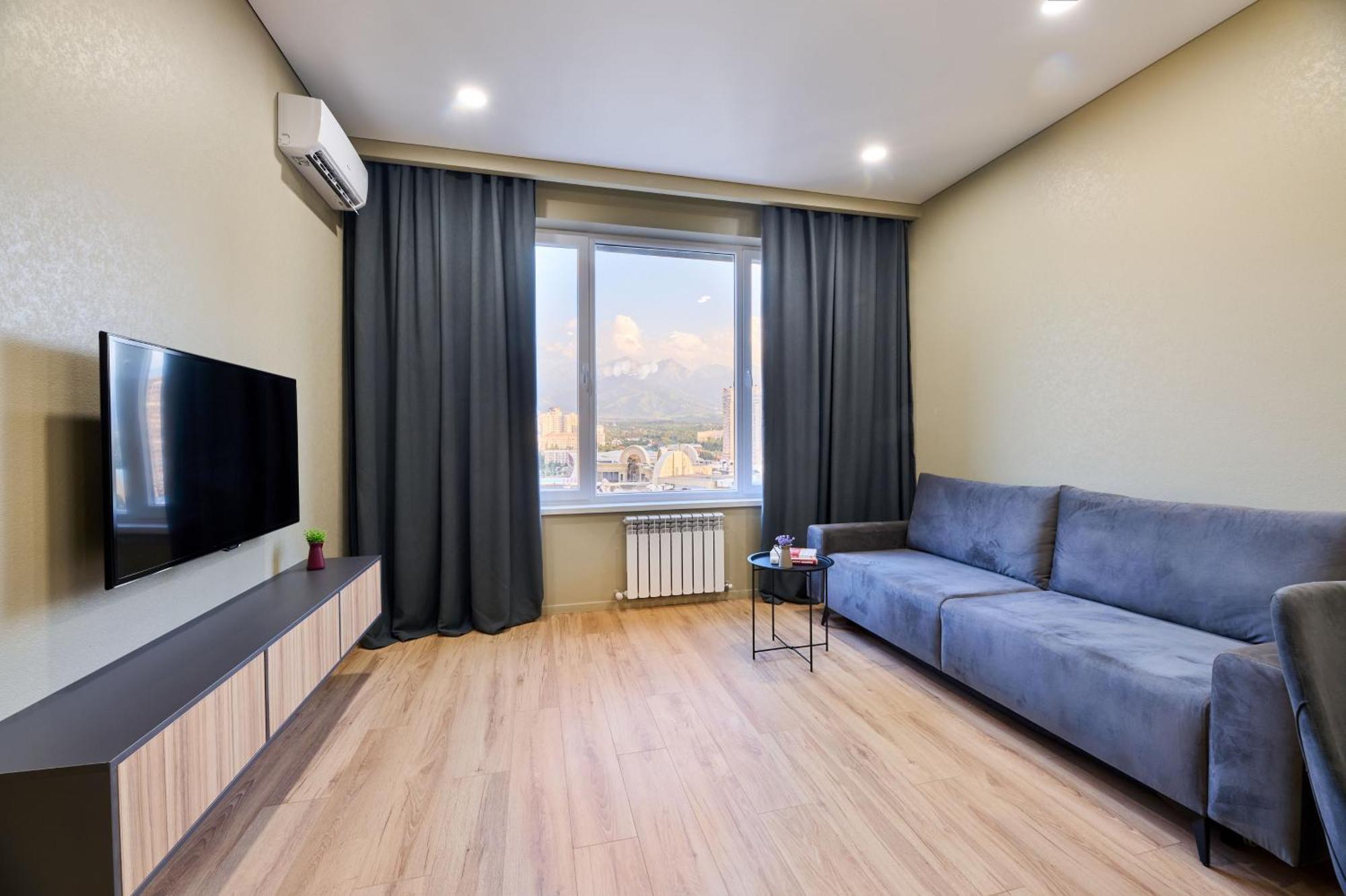 Five Business-Class Rooms In R-House Near Mega Center Almaty Bagian luar foto