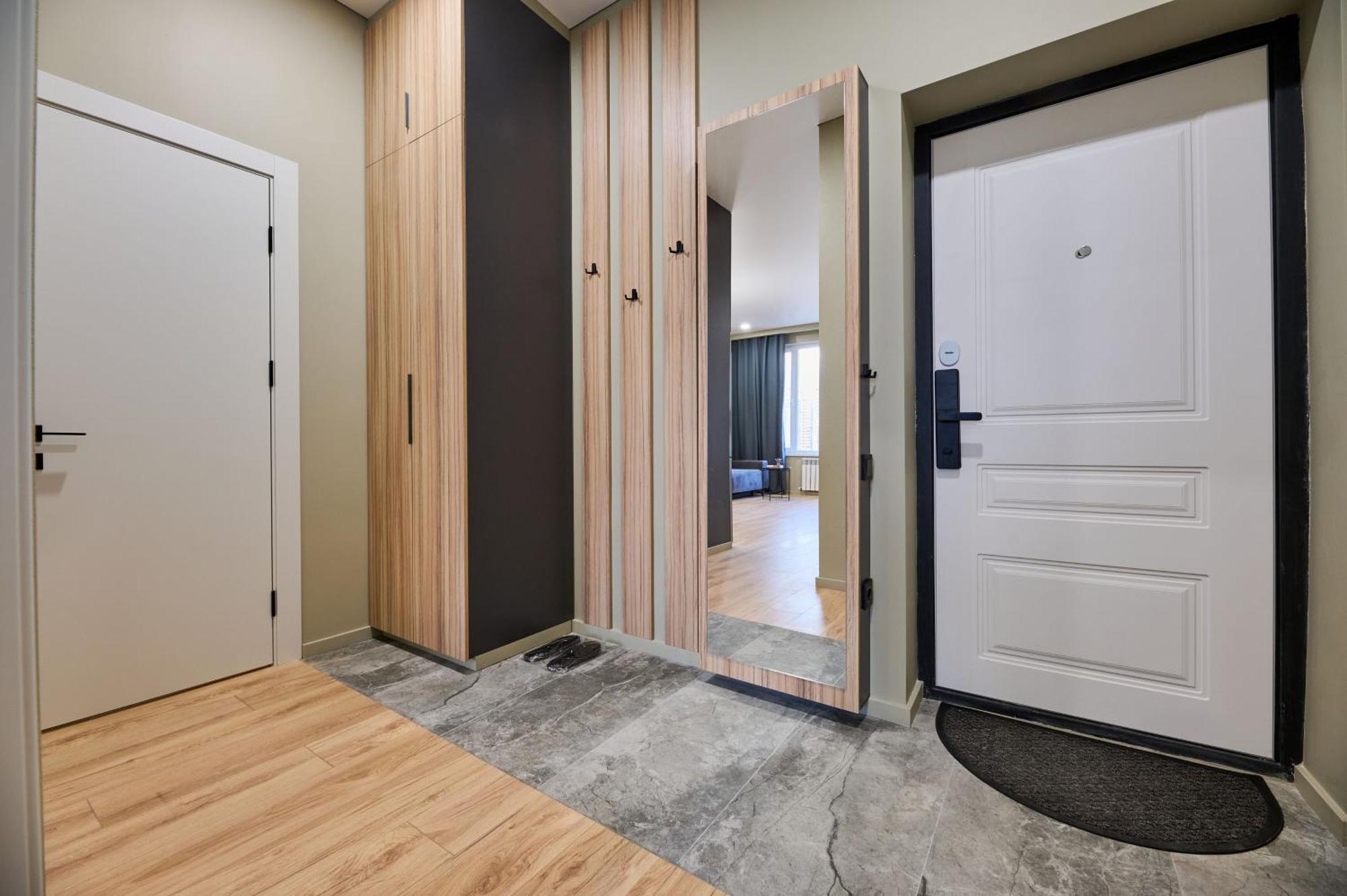 Five Business-Class Rooms In R-House Near Mega Center Almaty Bagian luar foto