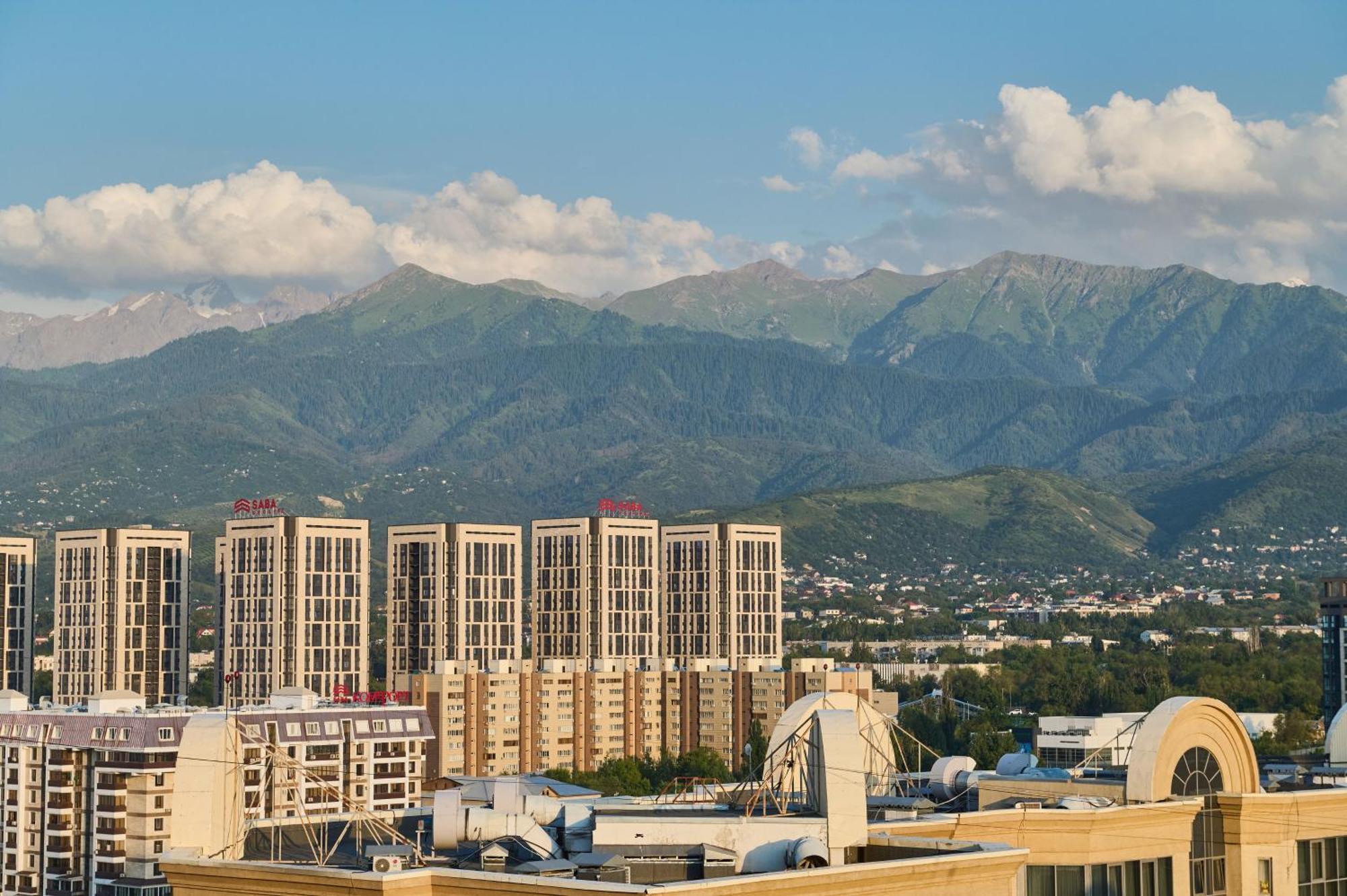 Five Business-Class Rooms In R-House Near Mega Center Almaty Bagian luar foto